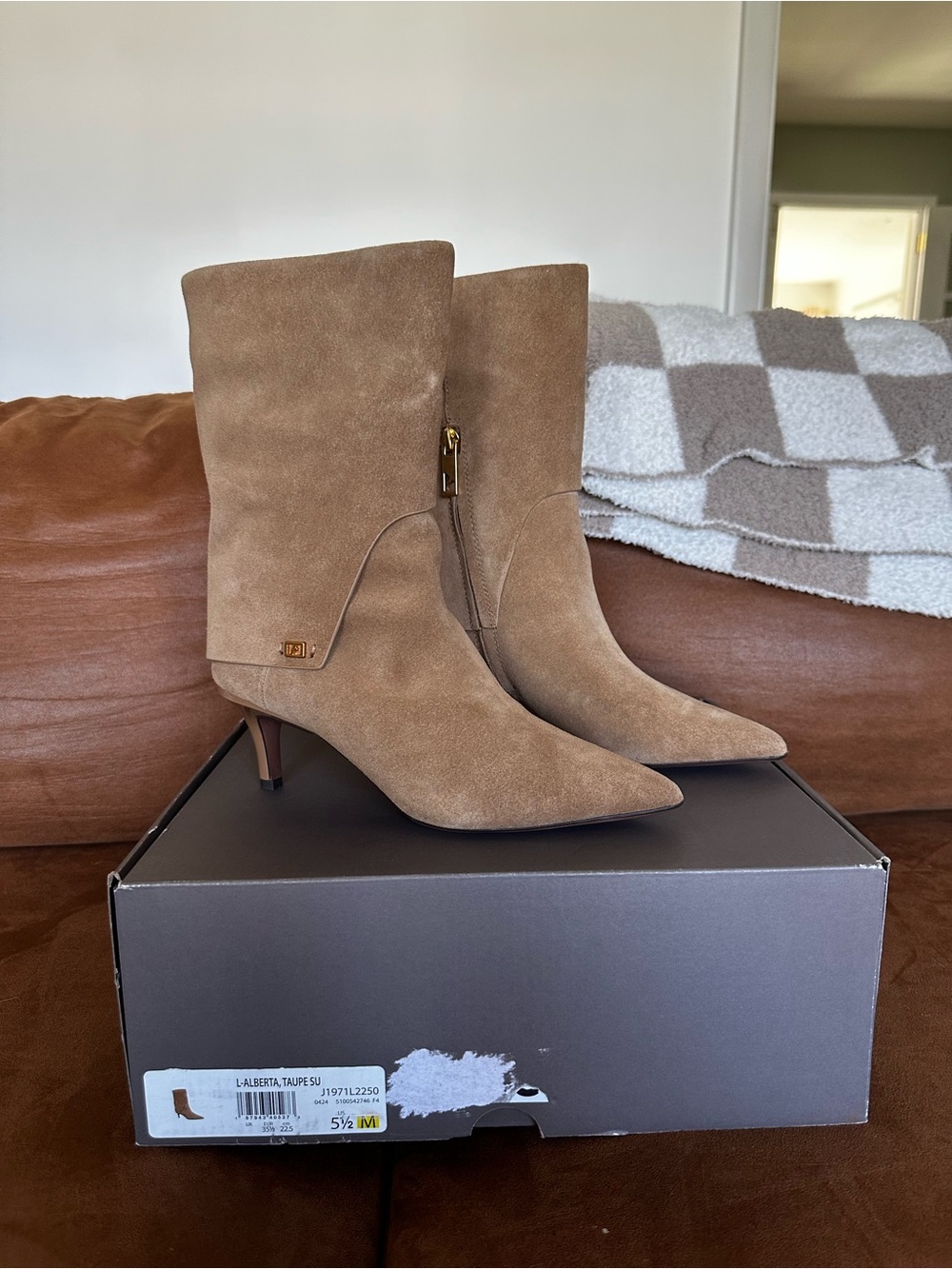 NEW Franco Sarto L-Alberta in Taupe Suede, Women’s Size 5.5